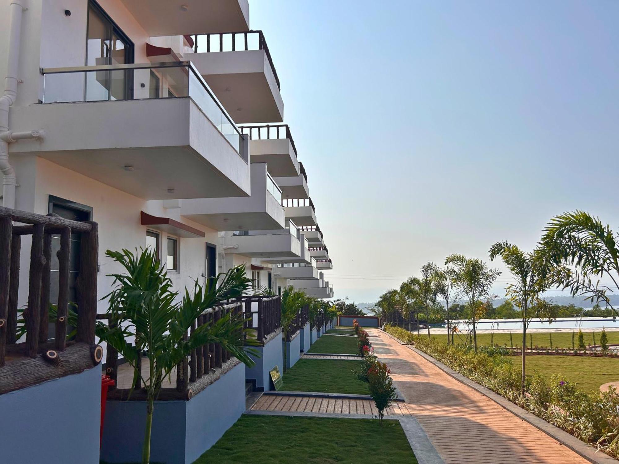 Baywatch Resort Bhogave Beach Vengurla Exterior foto